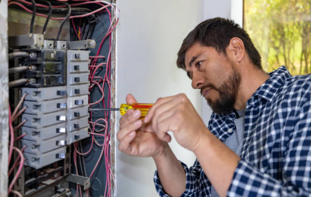 Best Local Electrician Companies  in Solana, FL